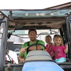 Traktorfahrt mit den Kindern